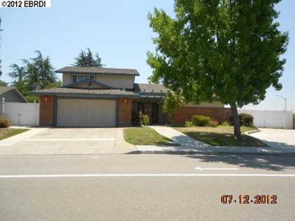 $539,900
Spacious 4 bedroom, 2.5 bath home located in a wonderful Livermore