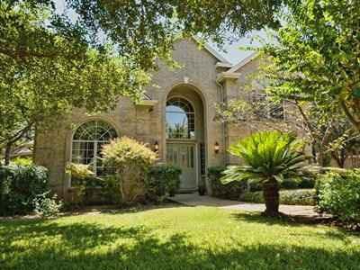 $540,000
Great Home In The Courtyard!