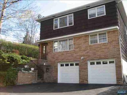 $549,900
$549900 5 BR 3.00 BA, Wallington