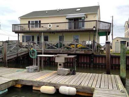 $549,900
West Wildwood 4BR 2BA, Located in the quaint island