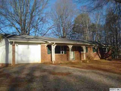 $54,000
Statesville, 1960'S BUILT RANCH FEATURING 3BR/1BA.