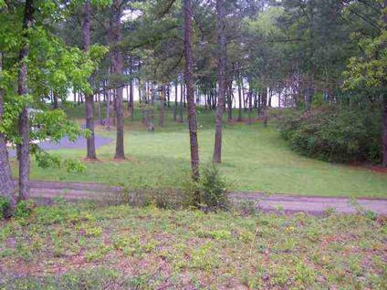 $54,900
Beautiful lot with water view of Pickwick Lake. Included with lot is 1/18th of