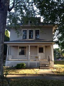 $54,900
Big traditional Kendallville home, Awesome front porch...