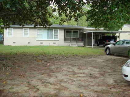 $54,900
Dothan 1BA, Nice 3/1 with hardwood flr. in dining & one