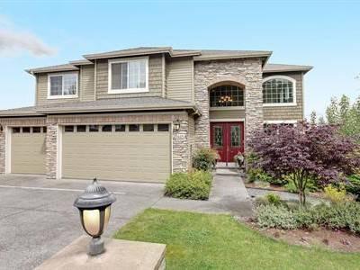 $559,000
Gorgeous Brier NW Contemporary Home for Sale