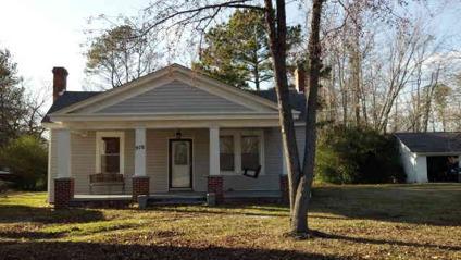 $55,000
Gates 2BR 1BA, Charming bungelow style home with recent