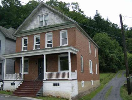 $55,000
Renovo 4BR 1BA, Beautifully decorated home waiting for a new