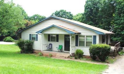 $55,300
Wellford 3BR, 106 Cannon Circle! Affordable 3/ 1.5 bath home