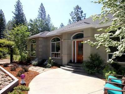 $569,000
Gorgeous Custom Home in Grass Valley