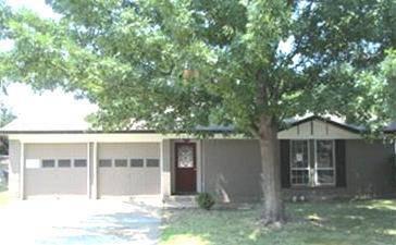 $56,000
Rowlett, Traditional 3br/2ba/1La home with mature trees