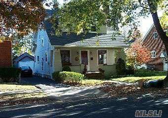 $579,000
Floral Park 3BR 2BA, Oversized Colonial On 60X100