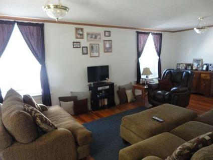 $57,000
Auburn, 3 BR/ 1 BA, ALL ONE LEVEL, large family room with