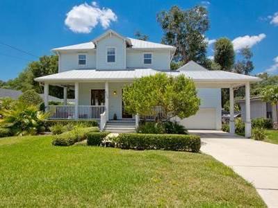 $585,000
Key West Flair In Downtown!