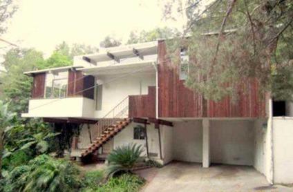 $585,000
Los Angeles Three BR Two BA, On the main level you'll find an ample
