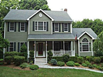 $585,000
Shelton CT 4BR Oustanding Colonial For Sale in Prime Location