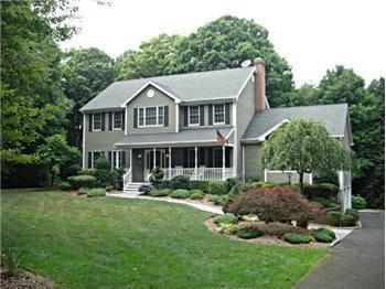 $585,000
Shelton (Huntington) Colonial Home in PRIME Location For Sale
