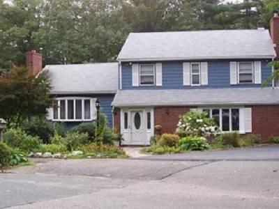 $589,900
Expansive Colonial