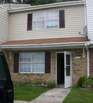 $58,500
Jacksonville, 2 bedroom/1.5 bath home centrally located