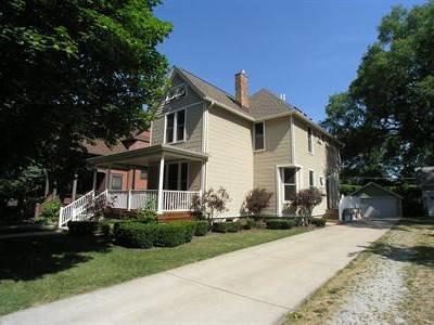 $599,000
Completely renovated Farmhouse!