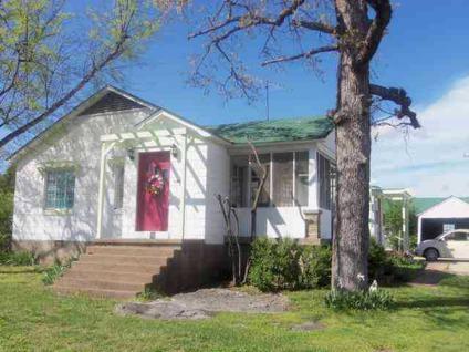 $59,500
Take a look inside this 2 bedroom, 2 bath home that is just under 1200 sq ft.