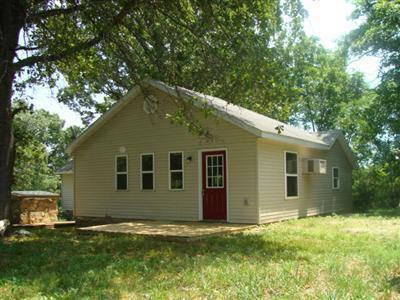 $59,900
SMR973-Great Cottage style home outside of town with a quiet private setting.