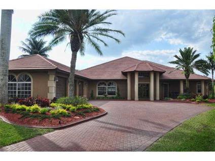 5 Bedroom, 4.1 Bath Wellington, FL Home For Sale