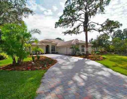 $625,000
Osprey (Oaks) 3BR 3BA, Long pavered drive leads to this