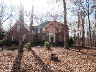$629,000
Executive Home in Chapel Hill's Hunts Reserve on 2 Acres