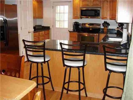 $639,900
Old Lyme 4BR 2BA, ENJOY LIVING AT THE BEACH ALL YEAR LONG!