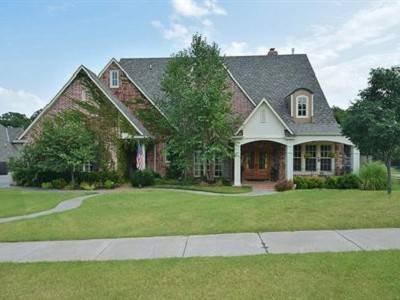 $645,000
Gorgeous French Country in Hunters Creek