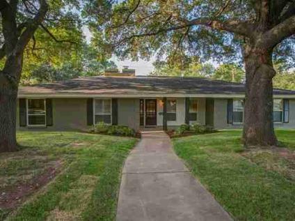 $649,000
Austin 5BR 3BA, Endless updates to this single story remodel