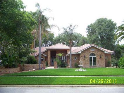 $649,900
Miniature Palace Lakefront Estate Near Disney and Universal Studios in FL