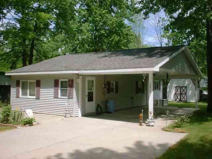 $64,000
Harrison 1BA, Well maintained 2-3 bedroom home with attached