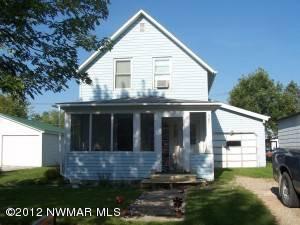 $64,900
Baudette, This 2 bedroom 2 bath property would make for a