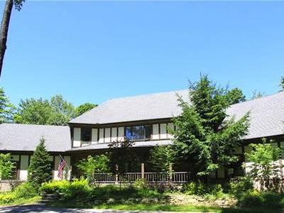 $650,000
Bainbridge Chagrin Falls Area- Home for Sale- Lake Views