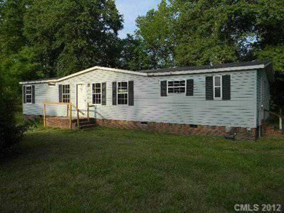 $65,000
Statesville 3BR 2.5BA, This home has no HVAC unit