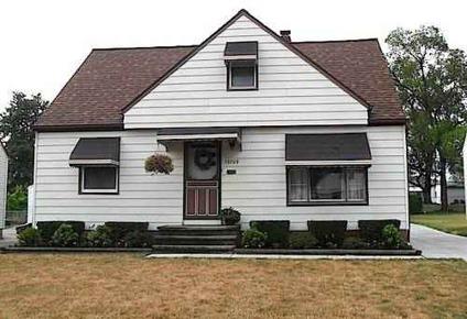 $65,900
OPEN HOUSE 08/19 - 13709 Royal Blvd, Garfield Heights, OH 44125