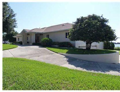 $685,000
Winter Haven 5BR 5BA, True lakefront on the Chain of Lakes