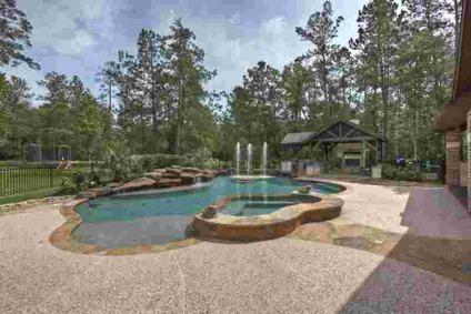 $689,000
Montgomery, Crown Oaks beauty on 3.5 acres 4 bedroom