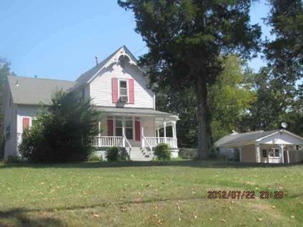 $68,500
68,500- 917 Hickory- Cute 2 Bedroom, 2 Bath, 2 Story house built in 1888 with