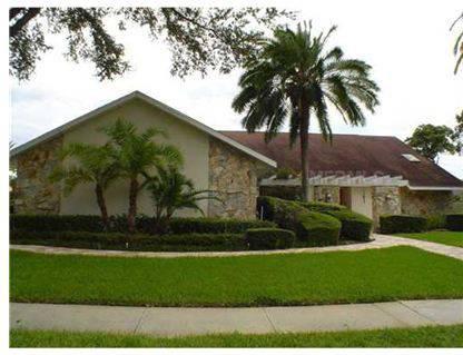 $699,900
Tampa 3BR, Gorgeous 3,145 s.f. waterfront pool home in gated