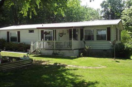 $69,900
Cobden, This 2 bedroom, 2 bath home on 1 acre in is as cute