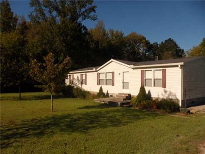 $69,900
Country Setting! 3 or 4 bedroom, 2 bath 2005 Fleetwood Home sitting on 1.6+/-