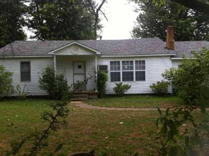 $69,900
House for sale in Poplar Bluff, MO - Tidy 3 bedroom home sitting on 2 acres m/l