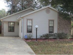 $69,900
Ocala 3BR, SHOWS LIKE NEW-NEW LAMINATE FLOORS AND CARPET-NEW