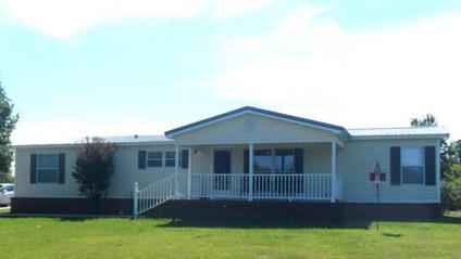 $69,900
Spruce Pine 2BA, VERY NICE 1997 DOUBLEWIDE MANUFACTURED HOME