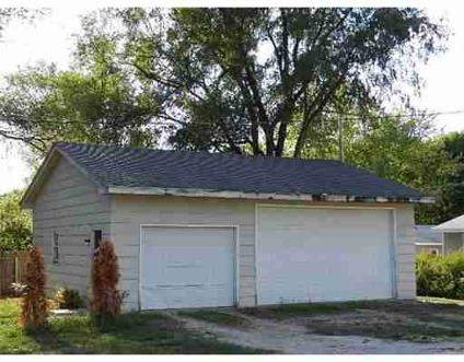 $69,900
Winterset 1BR 1BA, Neat and tidy bungalow with hardwoods.
