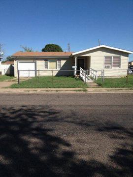 $70,000
Odessa 2BR 1BA, This could be a doll house with some TLC.