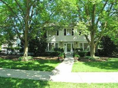 $710,000
Center-Entry Colonial Overlooking Country Club!