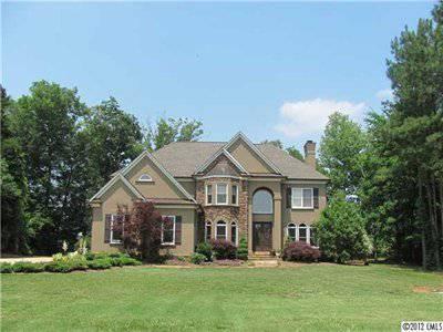 $719,000
Catawba 4BR 4.5BA, Impressive entry with arched doorway.